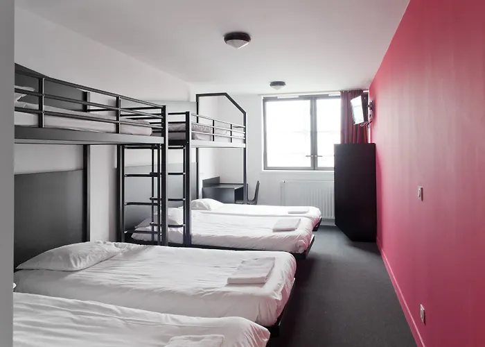 Hostal Résidence Internationale De *